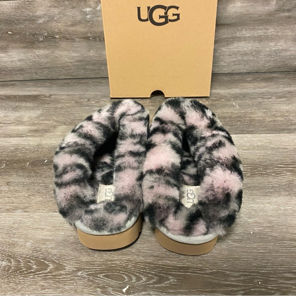 UGG | Cluggette Leopard Fur Lined Sheepskin Suede Indoor Outdoor Slippers NEW - Picture 4 of 7